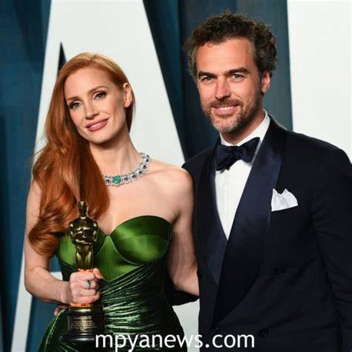 Jessica Chastain Bio, age, husband and 7 red carpet dressses
