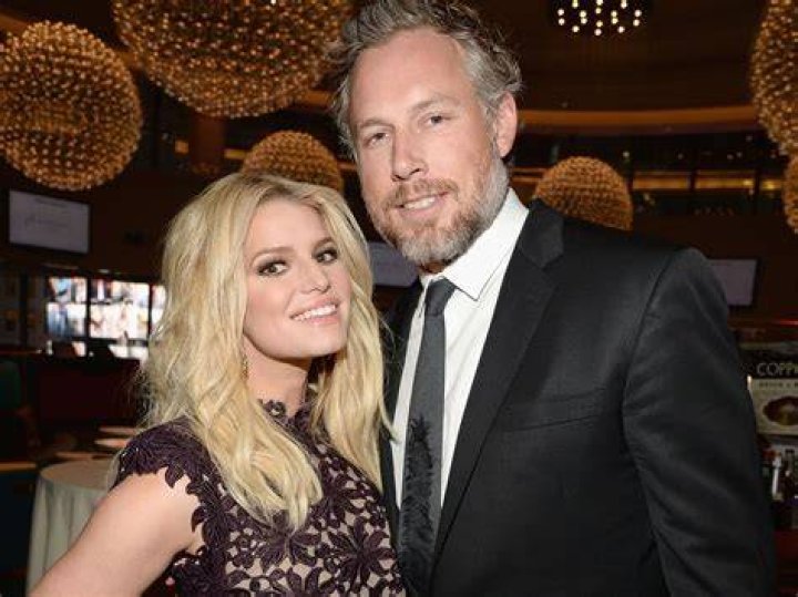 Jessica Simpson and Eric Johnson attend the 2016 YMA Fashion Scholarship Fund Geoffrey Beene National Scholarship Awards Dinner at Marriott Marquis Times Square on January 12, 2016.
