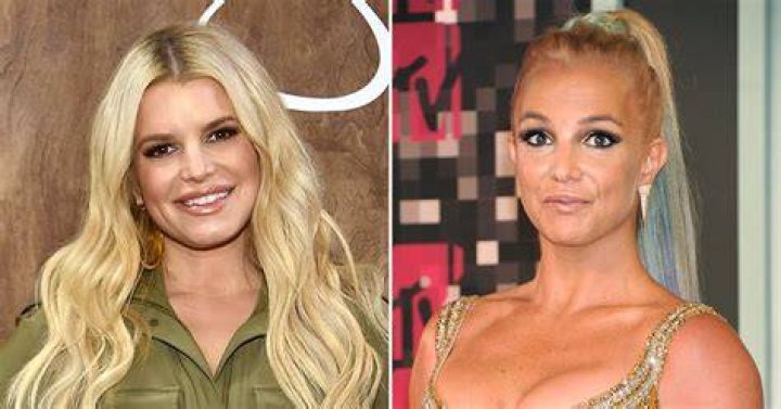 Jessica Simpson is Hilariously Mistaken as Britney Spears by Fan Wanting Autograph