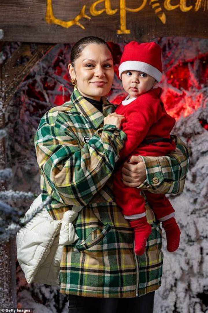 Jessie Wallace wrapped up warm in North London today