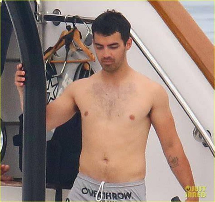 Joe Jonas Rocks a Serious Farmer's Tan on Cannes Yacht Photo 3918301