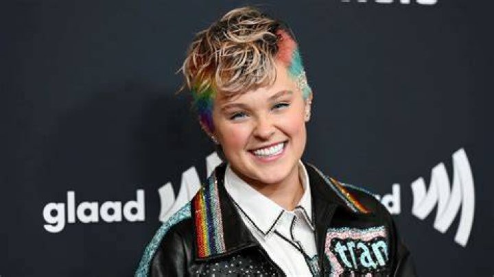 JoJo Siwa Shuts Down Body Shamers After Height Scandal