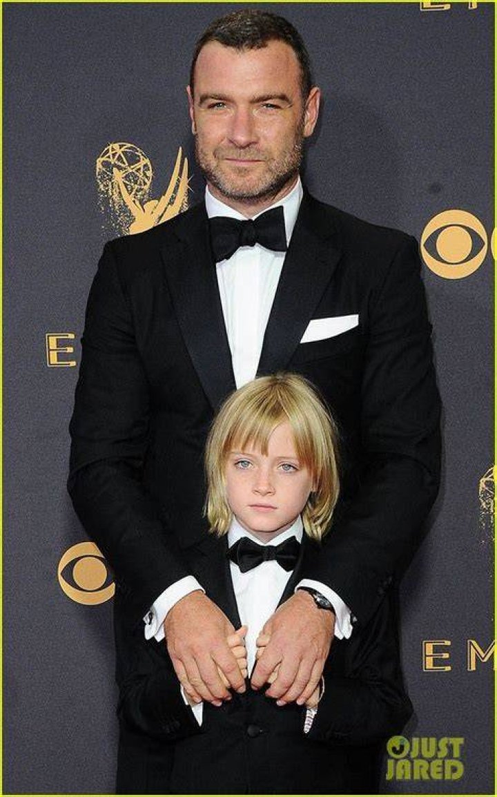 Kai Schreiber (Liev Schreiber Son) Biography, Age, Height, Weight, Parents Starsgab