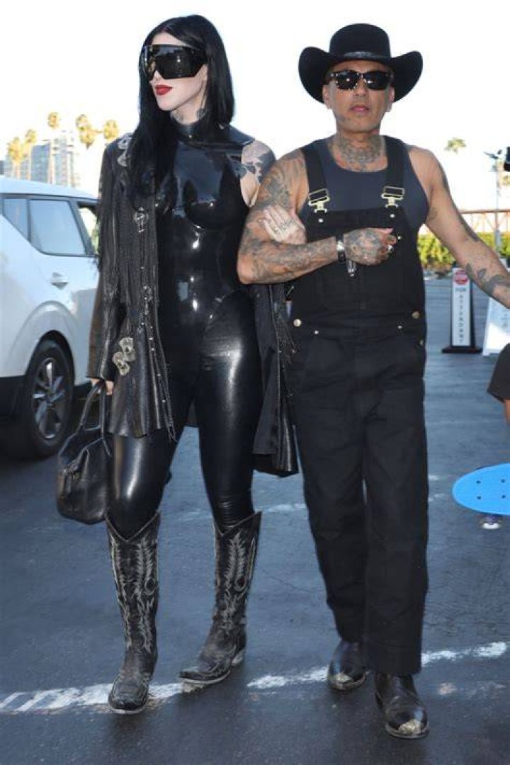 Kat Von D and Rafael Reyes can't keep hands off each other as they pack on PDA during lunch date