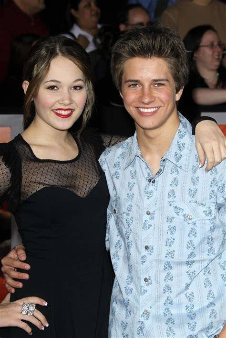 Kelli Berglund and Billy Unger Lab rats chase, Billy unger, Kelli berglund