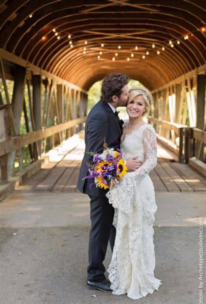 Kelly Clarkson Wedding Dress