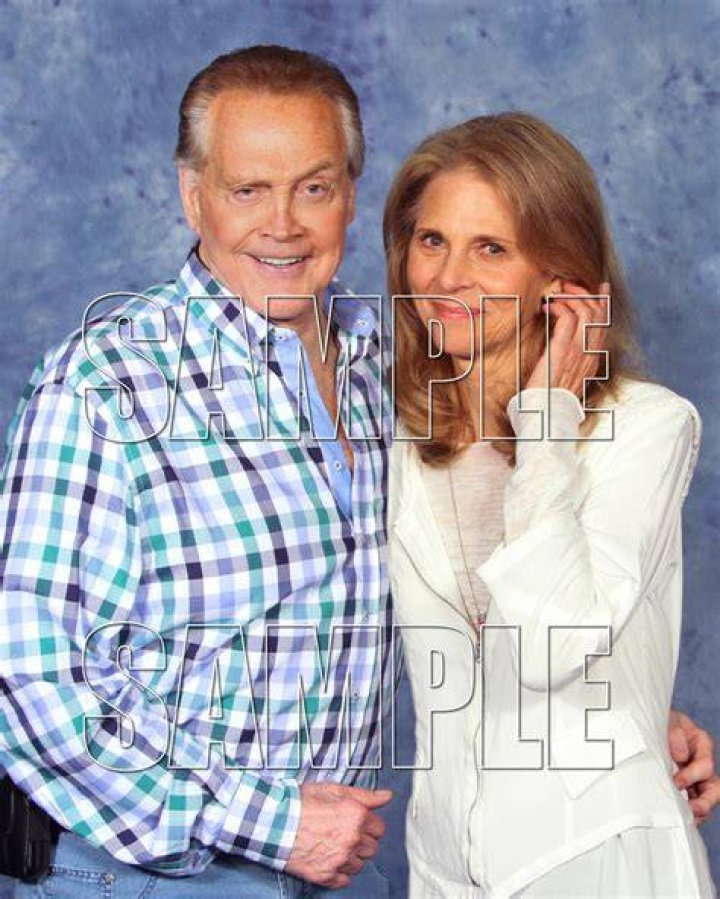LEE MAJORS & LINDSAY WAGNER 8X10 Photo 02 SIX MILLION DOLLAR MAN & BIONIC WOMAN eBay