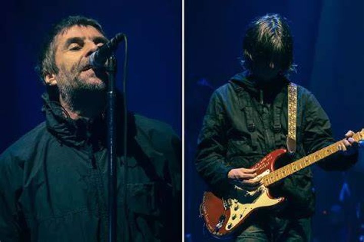 Liam Gallagher preformed in Manchester with a Vicks inhaler up his nose