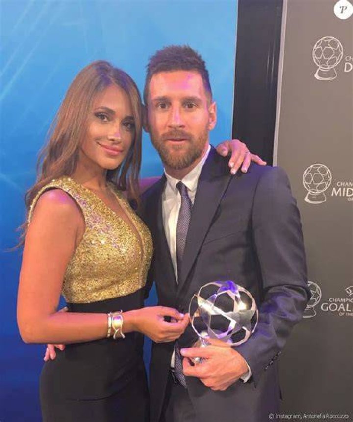 Lionel Messi et son &eacute;pouse Antonela Roccuzzo en vacances. Juillet 2021. Purepeople