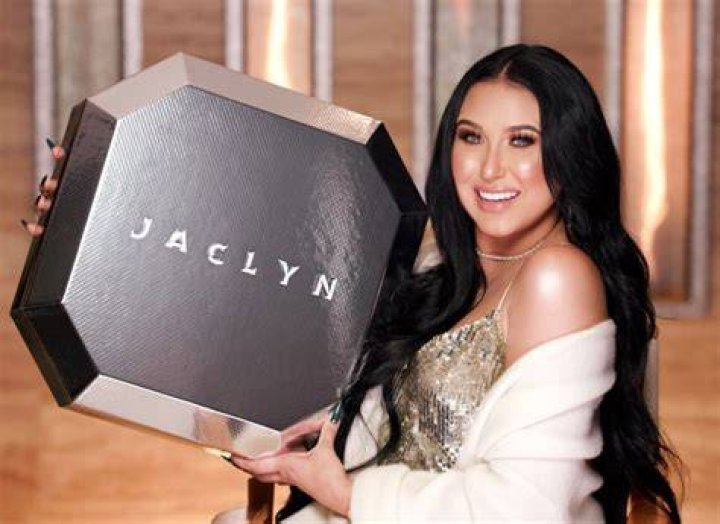 Makeup Influencer Jaclyn Hill Reveals ExHusband Jon Hill Died