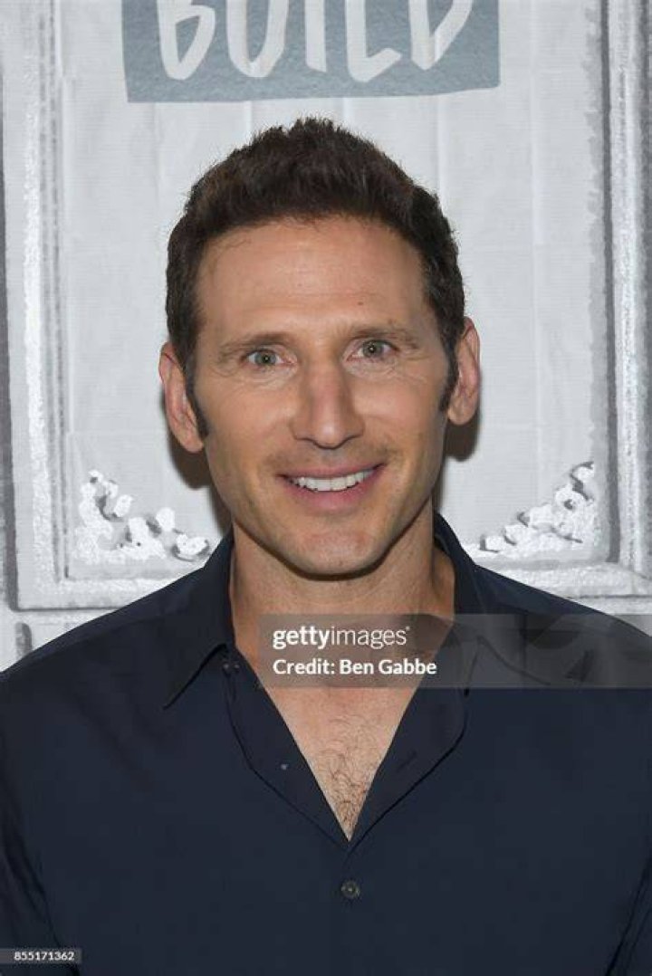 Mark Feuerstein from 9JKL Wiki Bio, wife, height, net worth, family, body