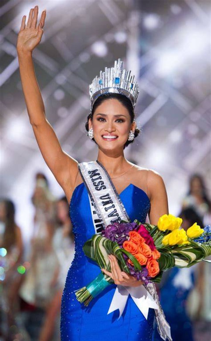 Miss Philippines 2015, Pia Alonzo Wurtzbach, smiled while being rightfully crowned the 2015 Miss Universe Pageant Winner after the wrong name was called