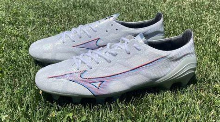 Need Mizuno? Soccer Cleats 101