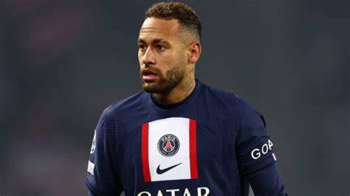 Neymar appeared in PSG's kit official announcement