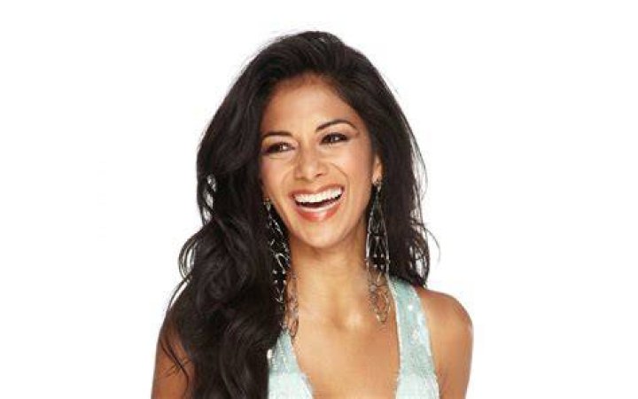 Nicole Scherzinger's Hilarious Tips to Pose in a Bikini: 'Look Natural'