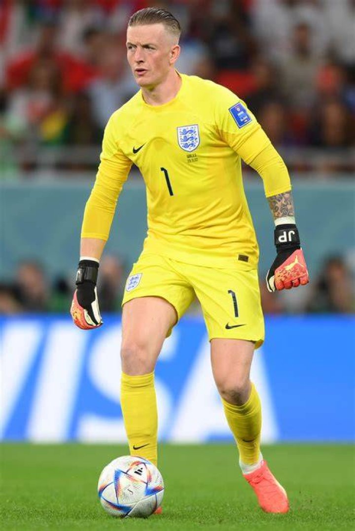 Pickford's fiancee Davison was loving the singalong