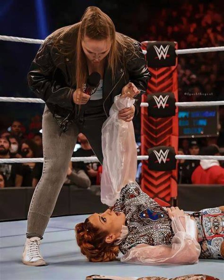 Pin on WWE's/Stephanie McMahon (Levesque)