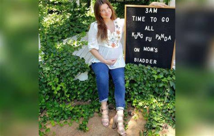 Pregnant Amy Duggar Baby Bump Dillon King