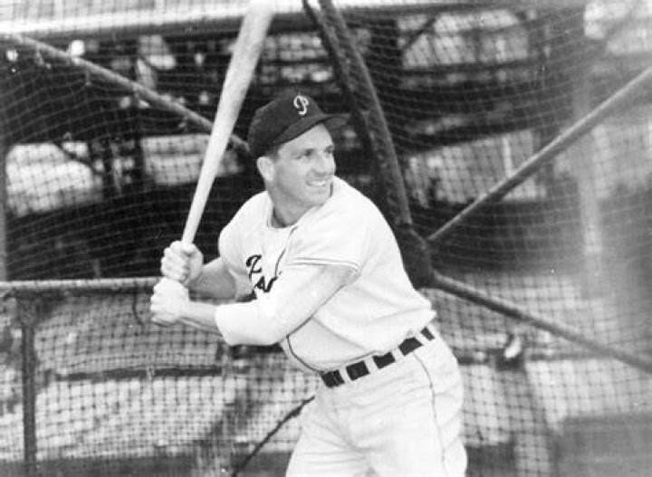 Ralph Kiner, Hall of Fame baseball slugger for Pirates and broadcaster for Mets, dies at 91