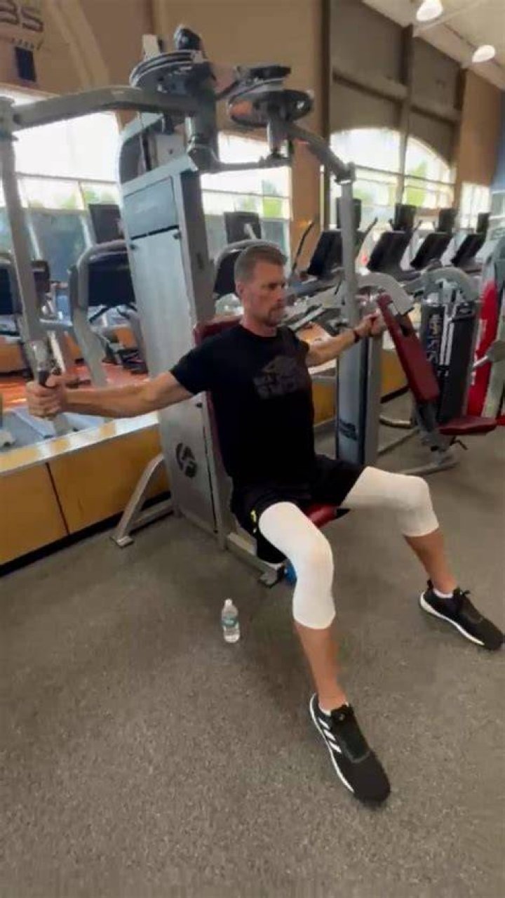 Retired NFL quarterback Ryan Leaf showed off an astonishing body transformation on Twitter