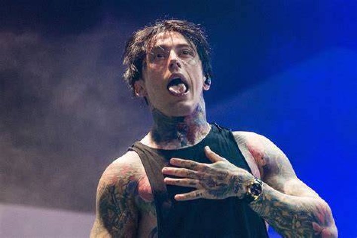 Ronnie Radke Ronnie radke, Falling in reverse, Emo men
