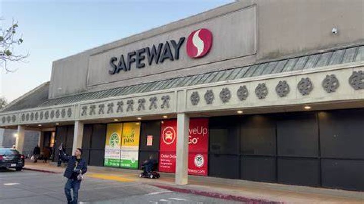 Safeway has implemented a dramatic new safety measure at the self-checkouts