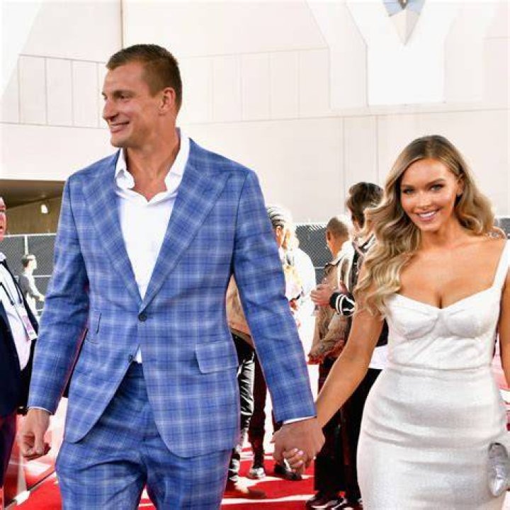 She met Rob Gronkowski while he was at the New England Patriots