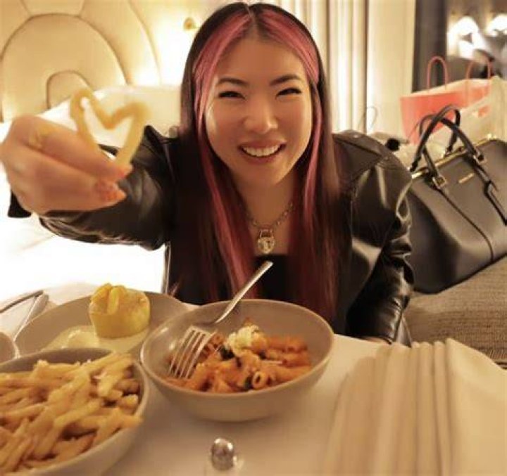 She now eats 1,000 calories less-a-day than she used to