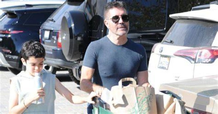 Simon was seen wearing his glasses rather than contact lenses in 2020