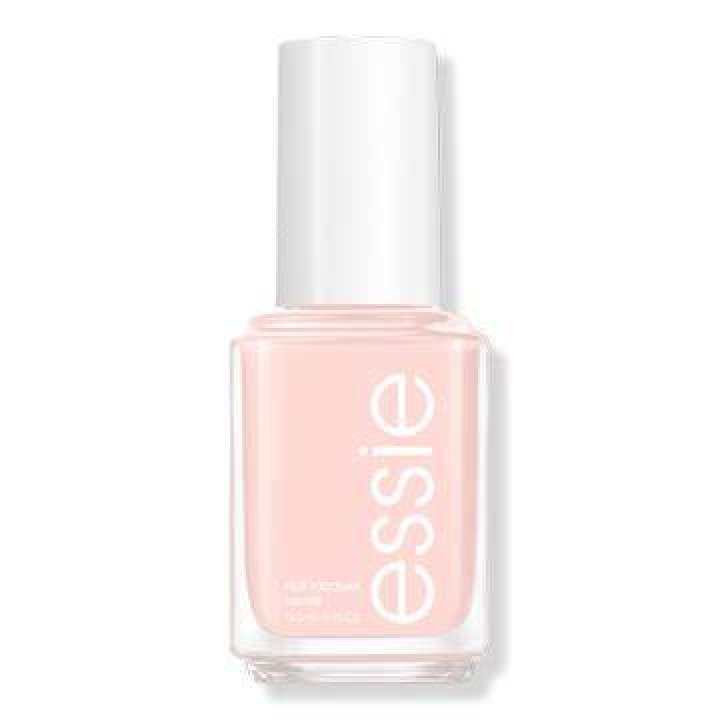 sofia-richie-essie-skinny-dip-nail-polish