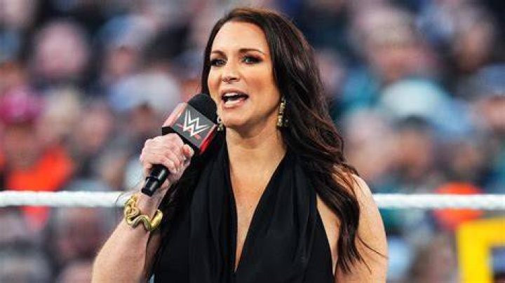Stephanie McMahon Stephanie mcmahon, Stephanie mcmahon hot, Wwe stephanie mcmahon