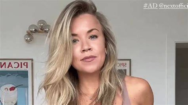 Stunning Hollie often shows off her amazing bikini bod