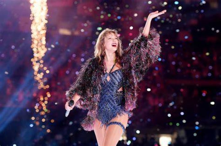 Taylor Swift Has 'High Hopes' For Travis Kelce Romance As They 'Talk