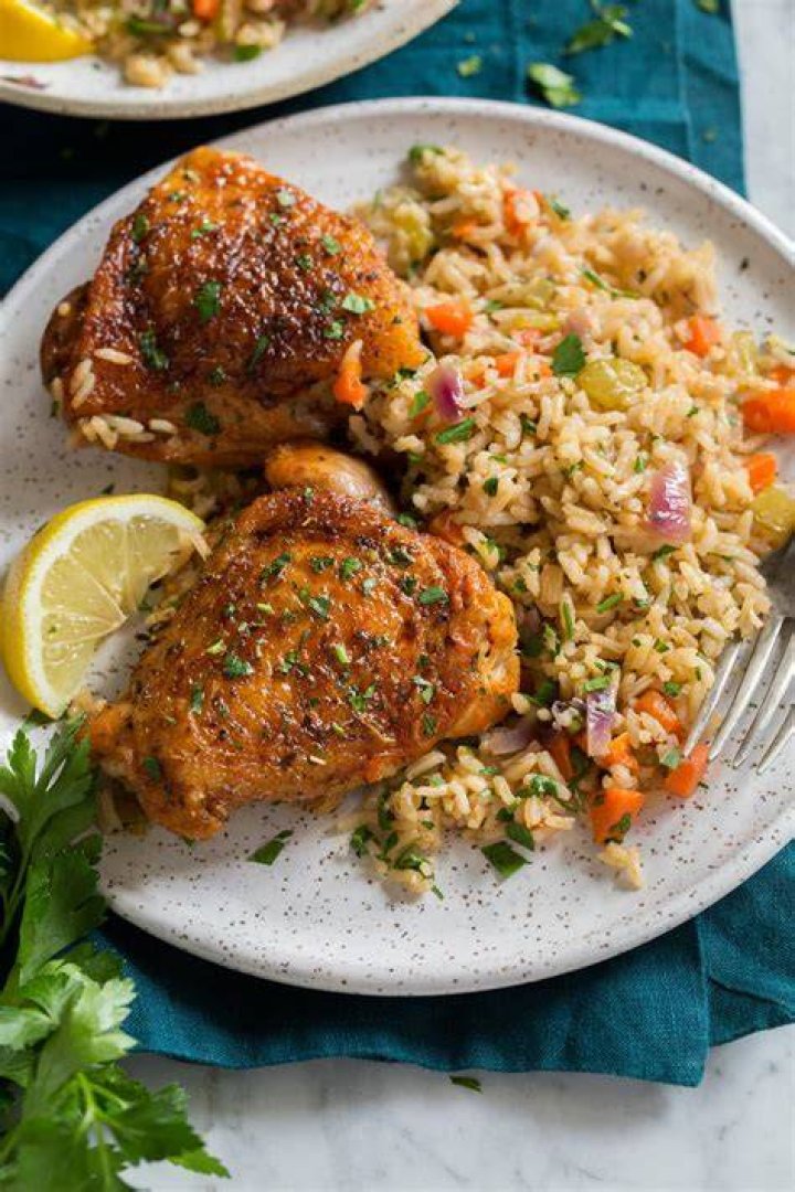 The chicken and rice dish only requires one pot, one knife, and can be prepared in half an hour