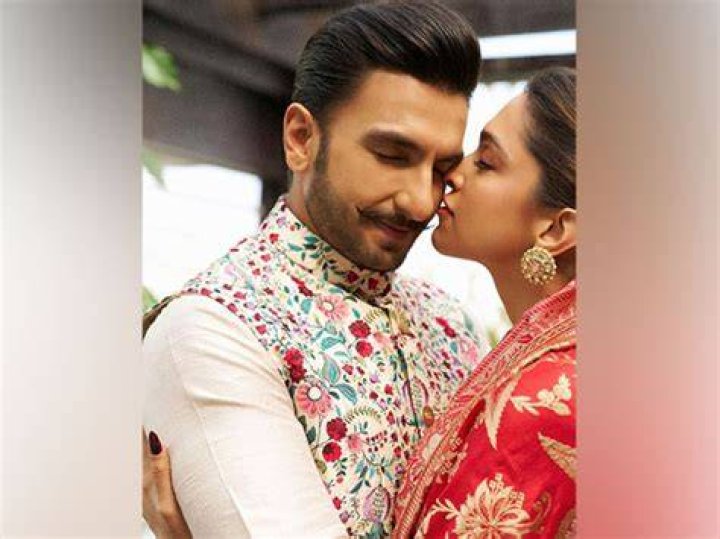 The hot couple Ranveer Singh and Deepika Padukone worked together for Sanjay Leela Bhasali's 'Ram Leela' and fell in love with each other deeply.