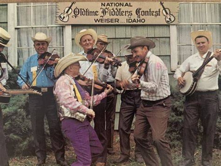 The National Oldtime Fiddlers' Contest runs through June 25 in Weiser, ID. (CBS2)