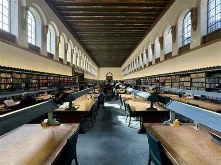 The University library acted as the interior of Wallace University, where Maeve studies