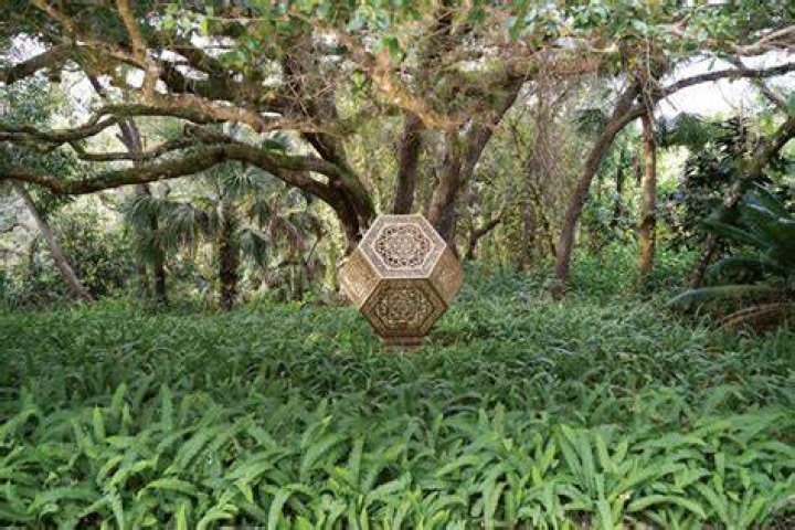 The zen grounds at ChoZen showcase art pieces like this Trocto No. 2 sculpture, which lights up at night. Courtesy of ChoZen Retreat