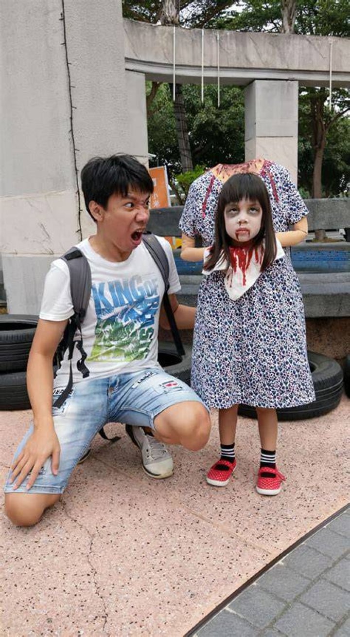 This Little Girl&rsquo;s Headless Halloween Costume Was So Terrifying, It Scared Away Other Kids