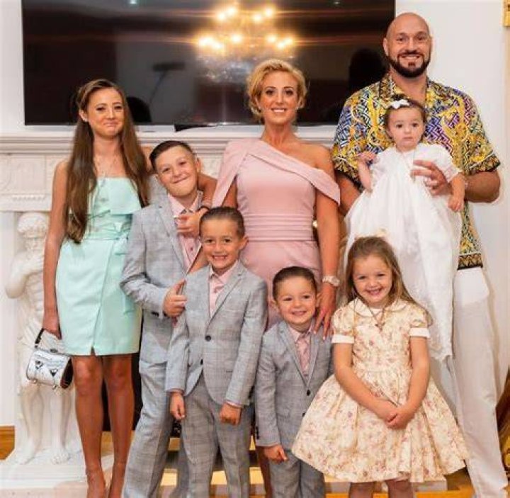 Tommy and Paris have six kids