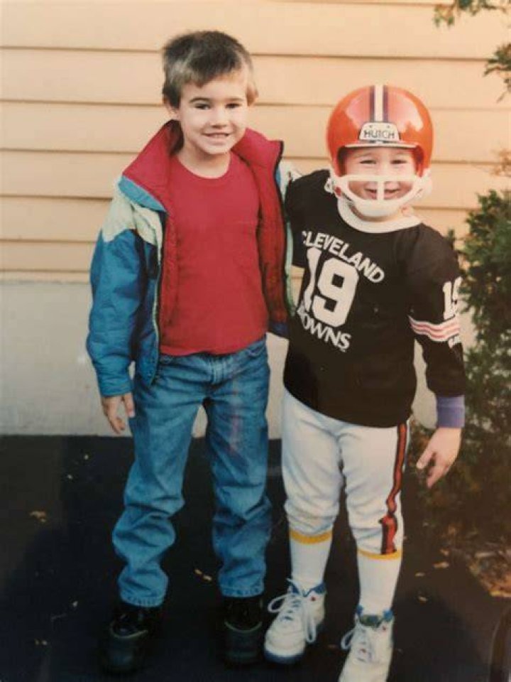 Travis Kelce &mdash; Bio, Childhood and youth, Football career, Personal life, Records 2024