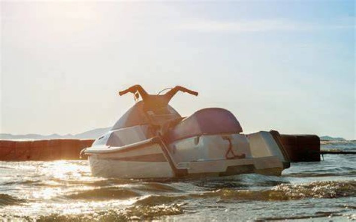 Two injured after jet ski crashes into fishing boat on Oneida Lake Local