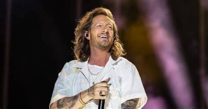Tyler Hubbard's '5 Foot 9' Lyrics
