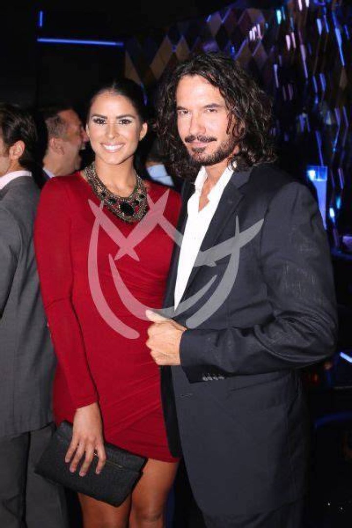Vanessa de Roide y Mario Cimarro por la Dra .Polo