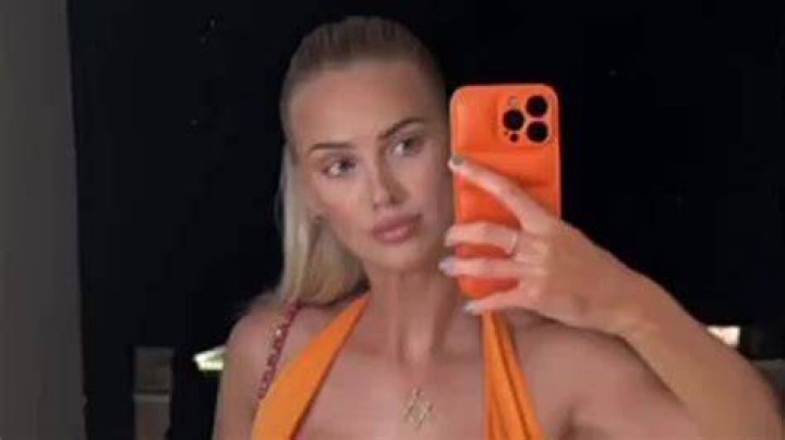 Veronika Rajek has sizzled with her astonishing new vacation look