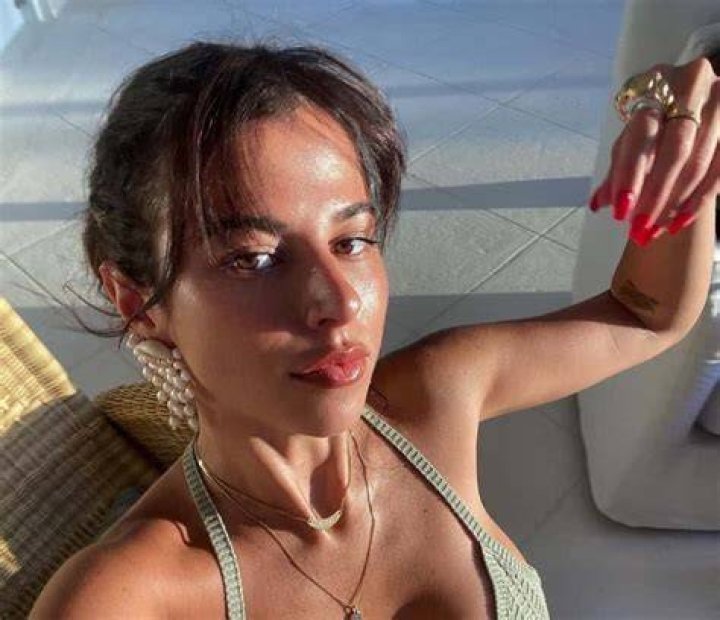 Victoria Villarroel pos&oacute; de perfil con una bikini de tiritas y conquist&oacute; Instagram