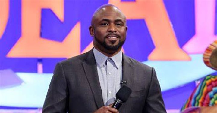 Wayne Brandy Performs Opening Number Lets Make Deals Primetime Debut