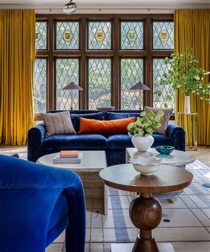 We love the contrast of this one.