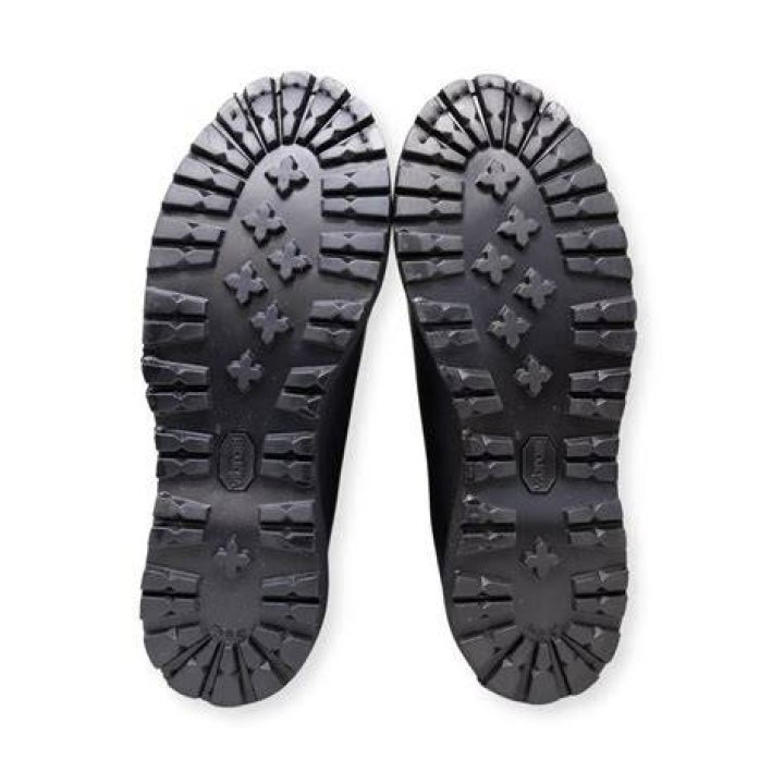 wet-kiss-lug-sole-boots