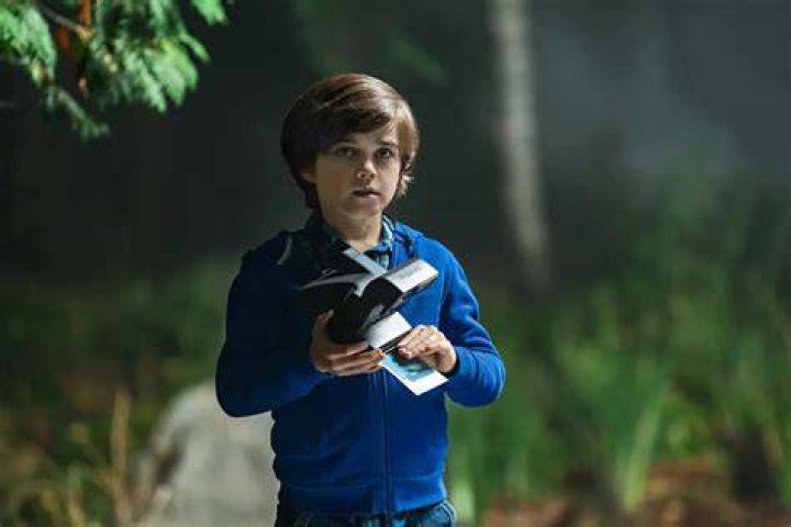 Who Is Hallmark s Spencer Macpherson 5 Things to Know About The Way Home Star 160